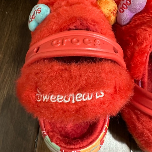 SWEATHEARTS X CROCS Limited Edition Valentines Heart Crocs - Women 6 and Men 4 - Picture 12 of 15